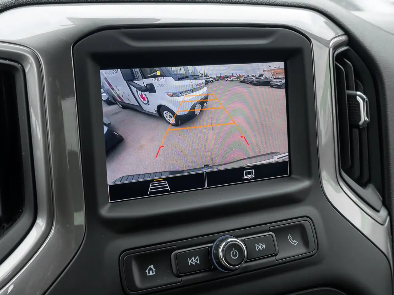 Chevrolet Silverado 1500 - Image 13