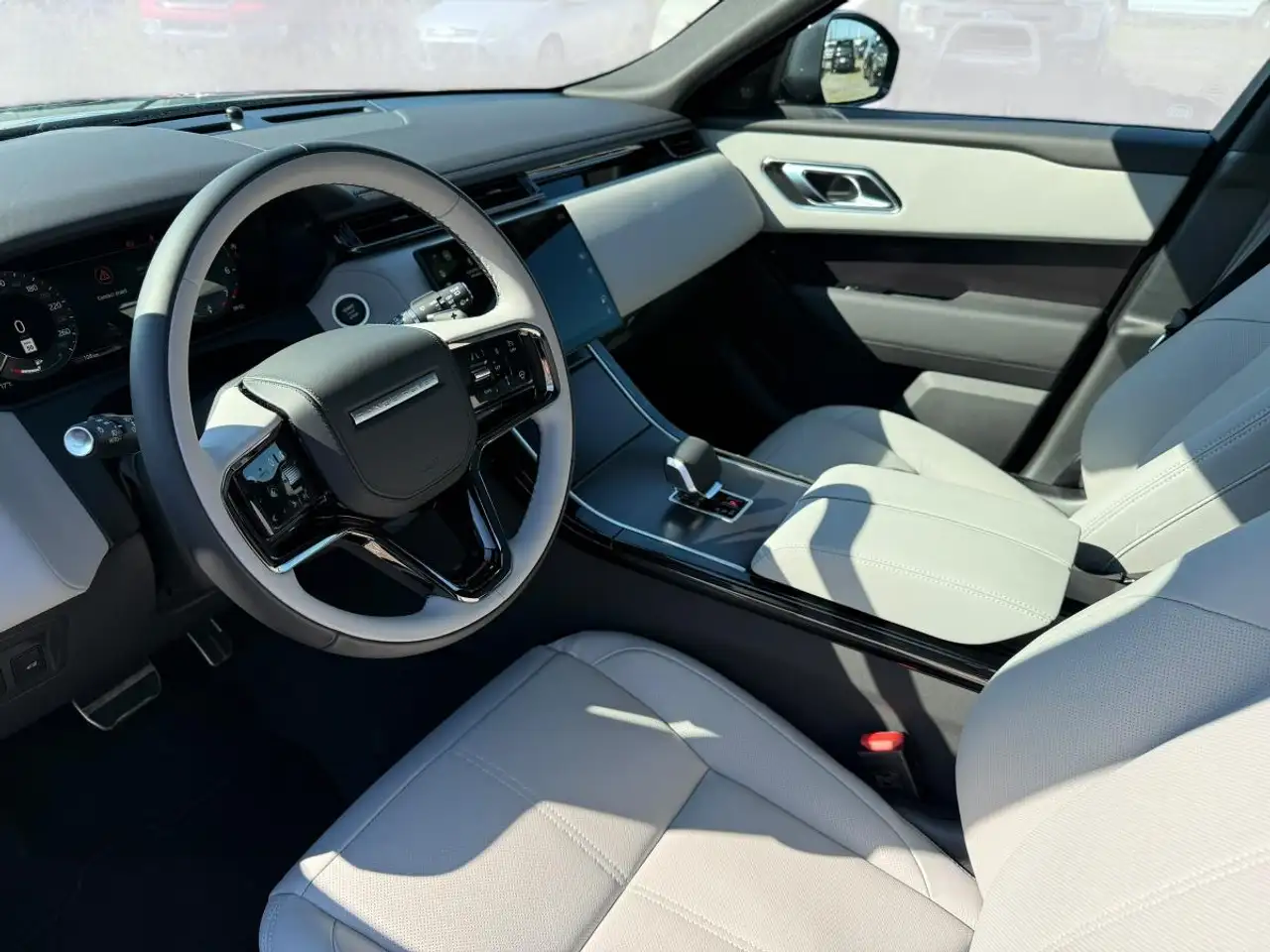 Land Rover Range Rover Velar - Image 6