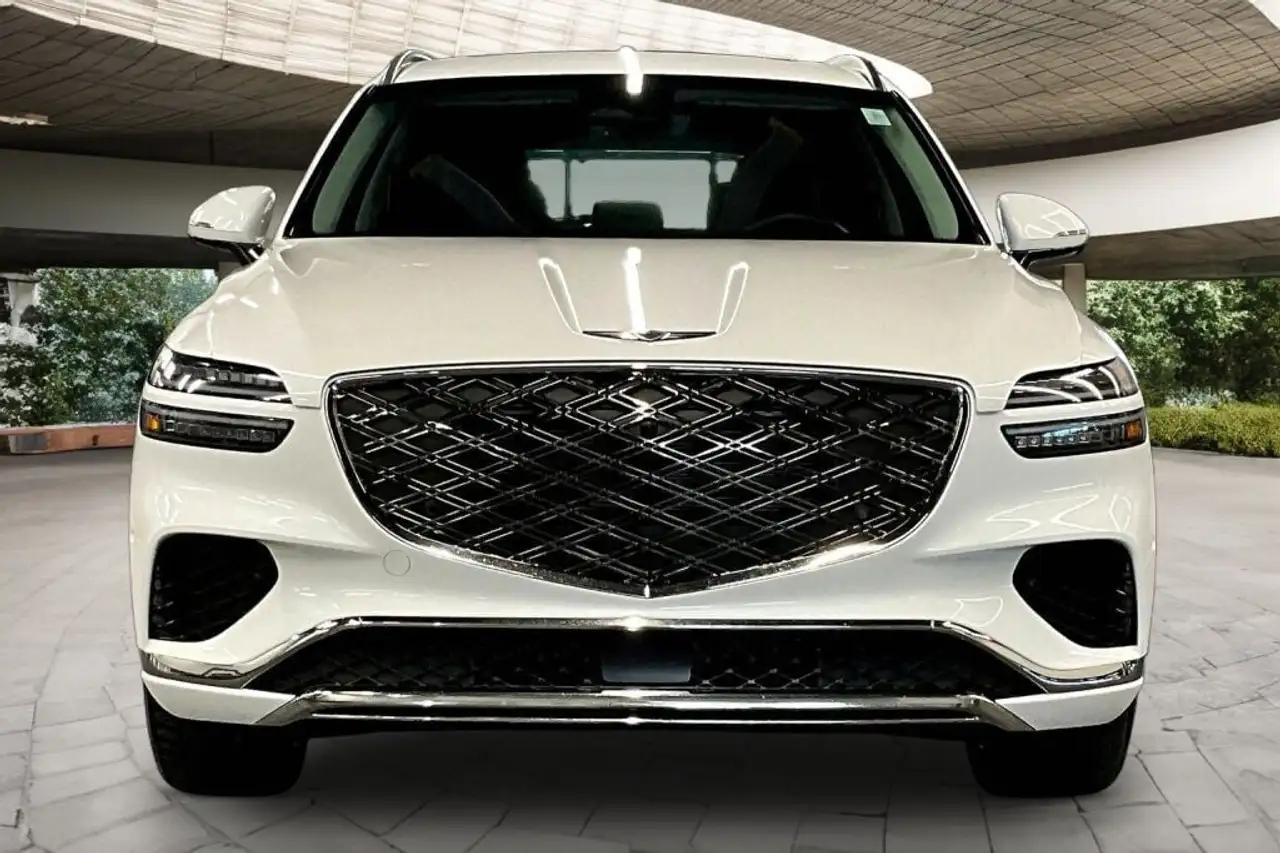 Genesis GV70 - Image 2