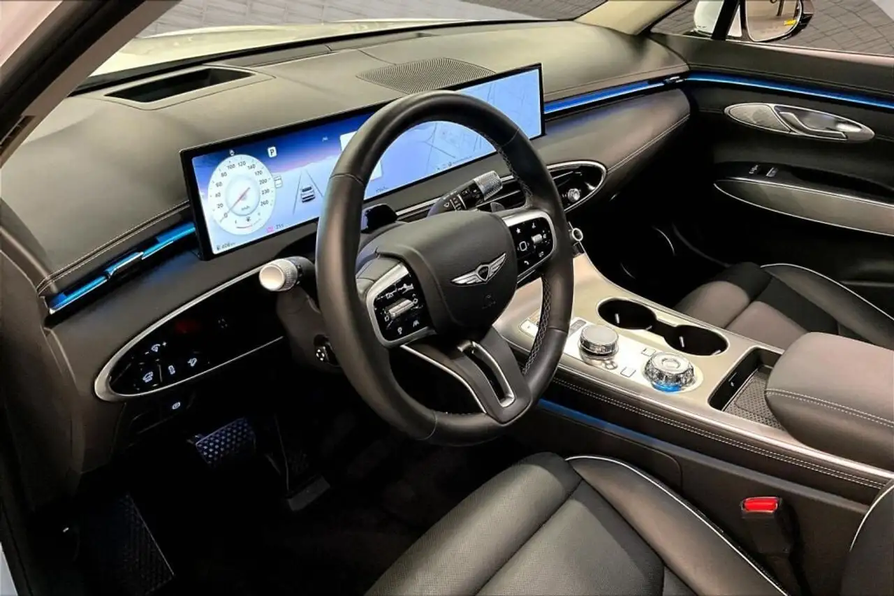 Genesis GV70 - Image 19