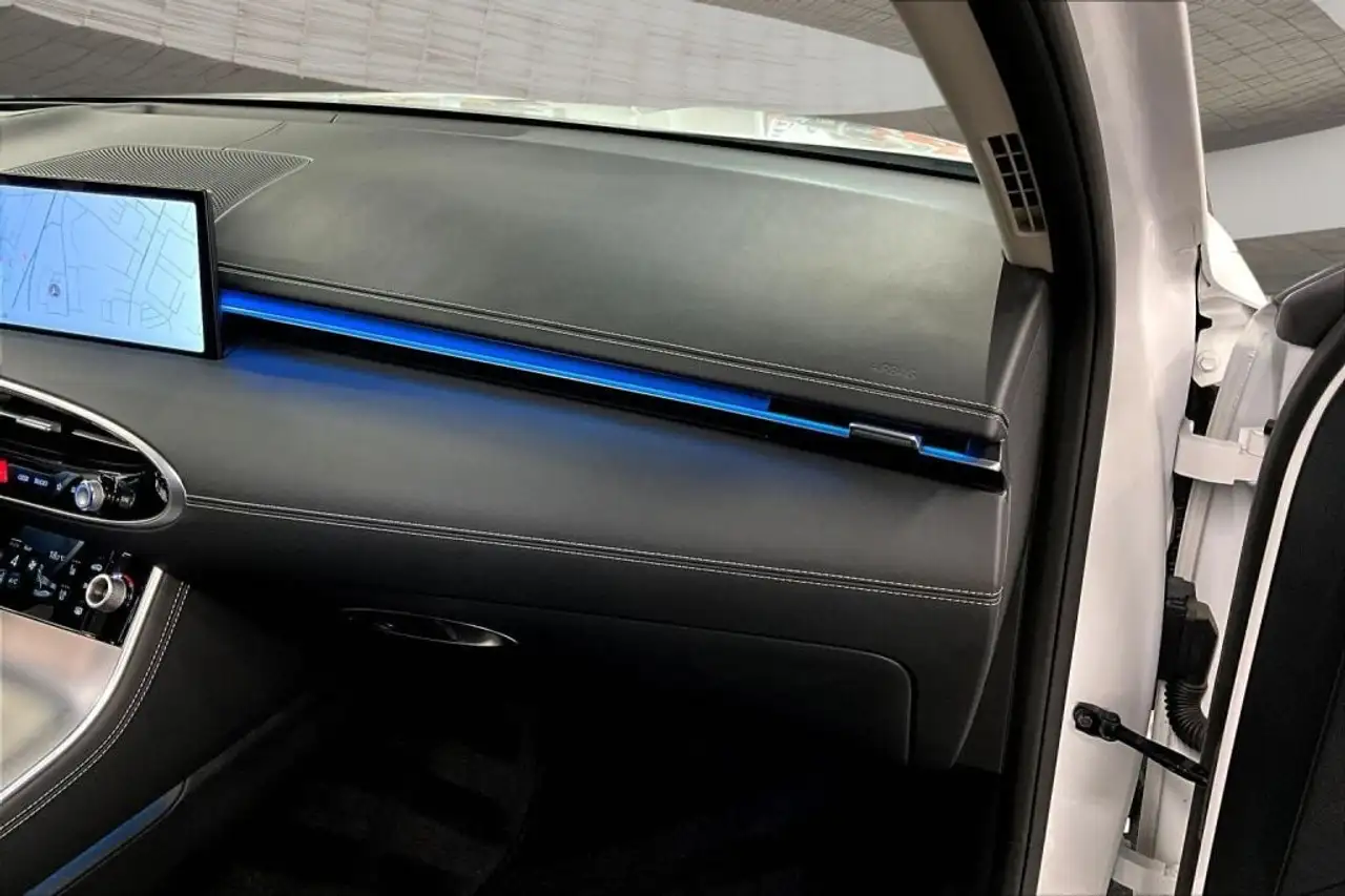 Genesis GV70 - Image 29