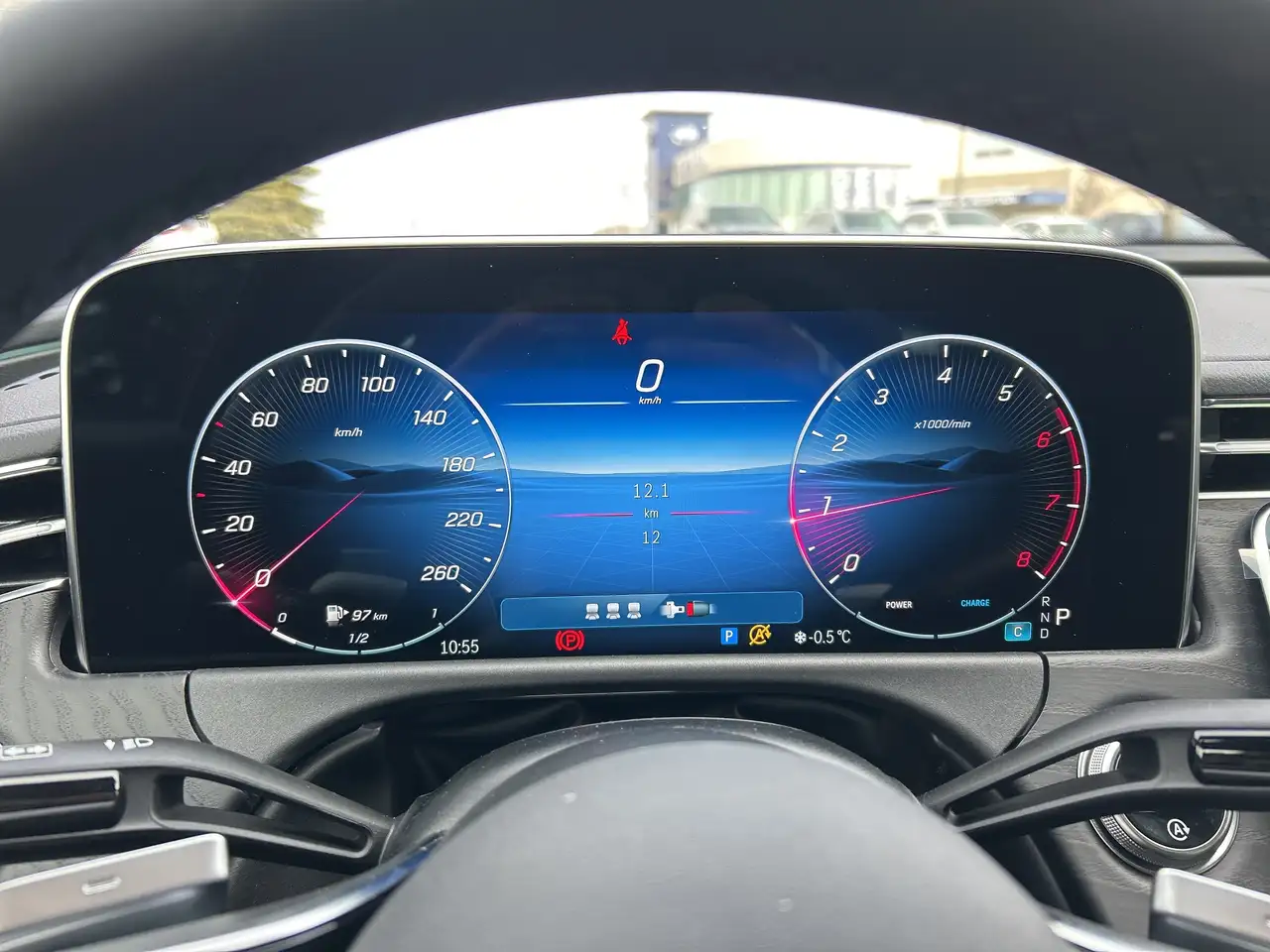 Mercedes-Benz E-Class - Image 16