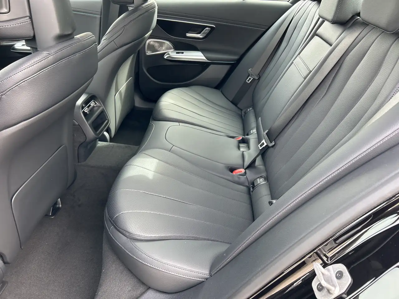 Mercedes-Benz E-Class - Image 12
