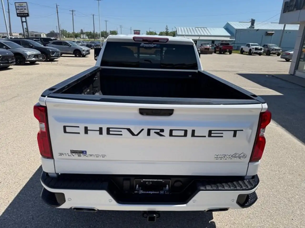 Chevrolet Silverado 1500 - Image 6