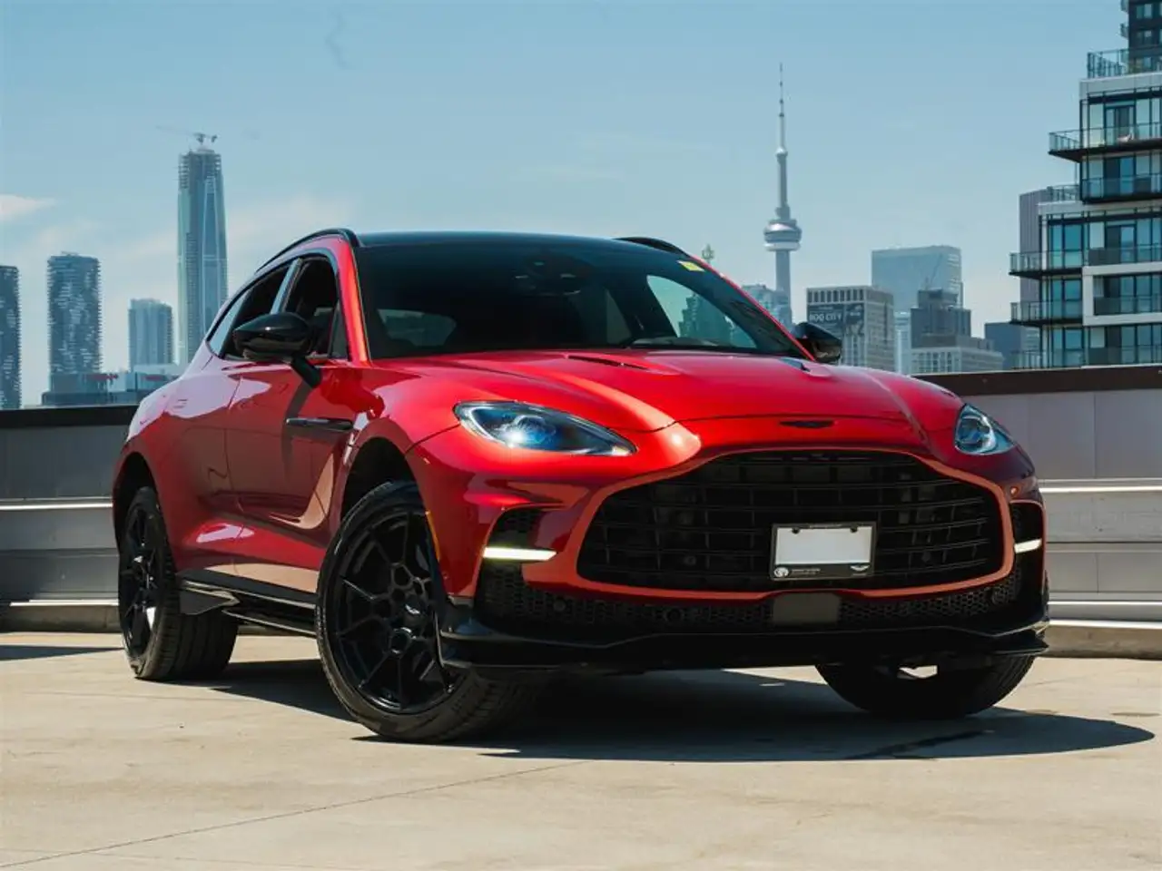 Aston Martin DBX - Image 3