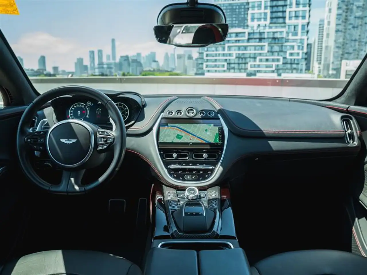 Aston Martin DBX - Image 4