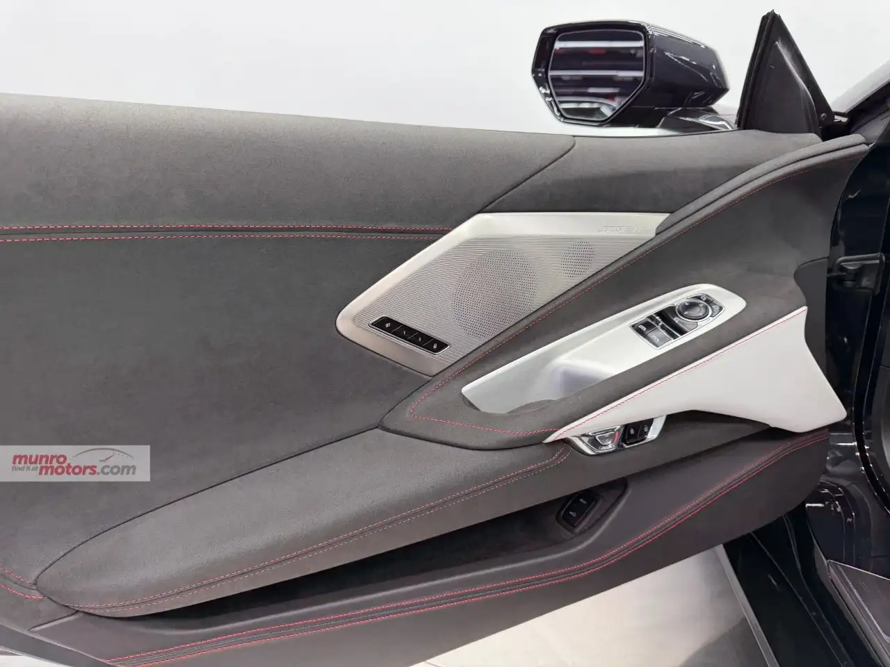 Chevrolet Corvette - Image 29