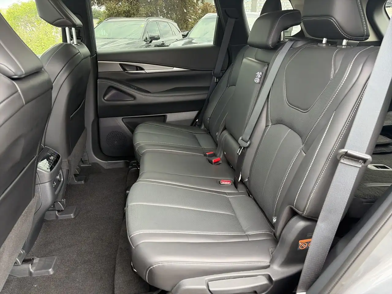 Infiniti QX60 - Image 30