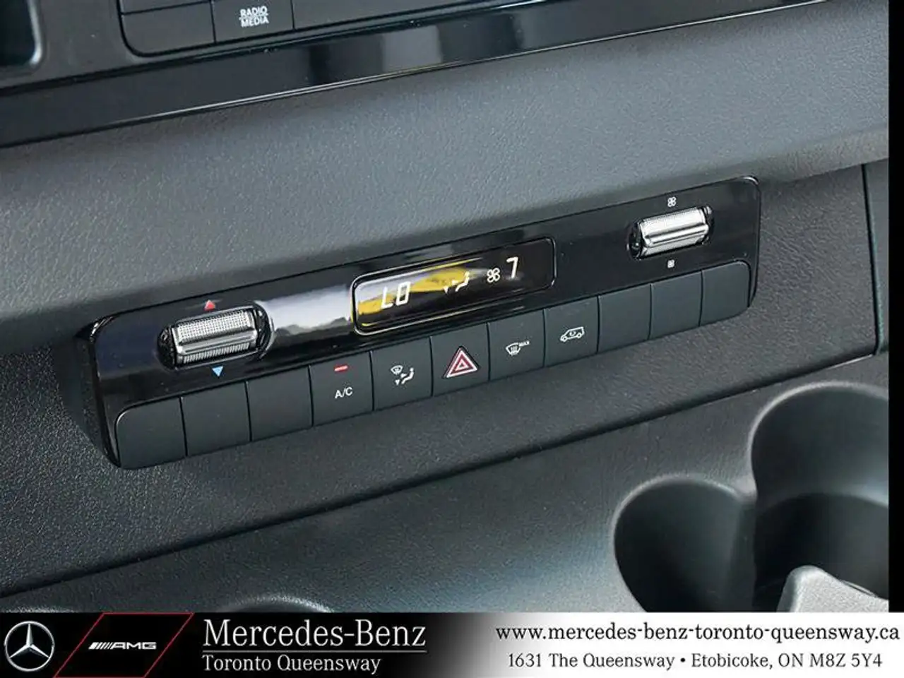 Mercedes-Benz Sprinter - Image 19