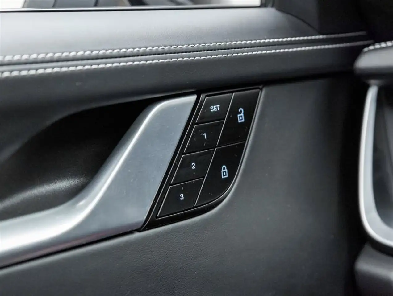 Porsche 911 - Image 39