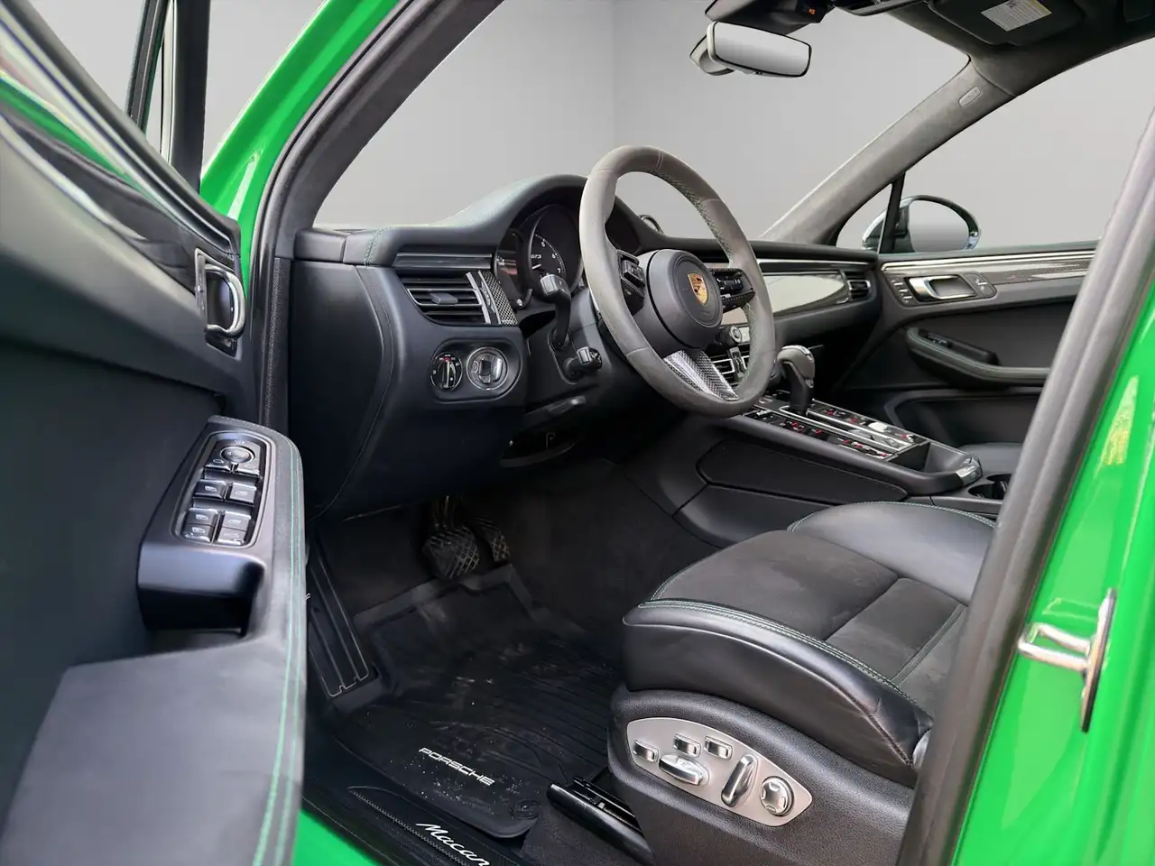 Porsche Macan - Image 14