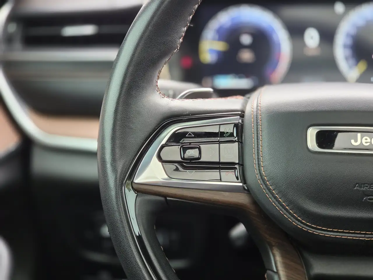 Jeep Grand Cherokee - Image 29