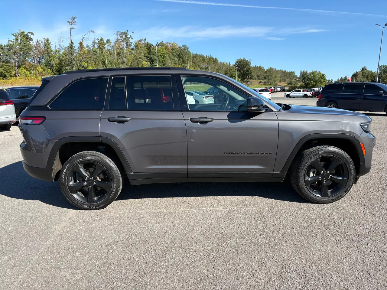 Jeep Grand Cherokee - Image 9