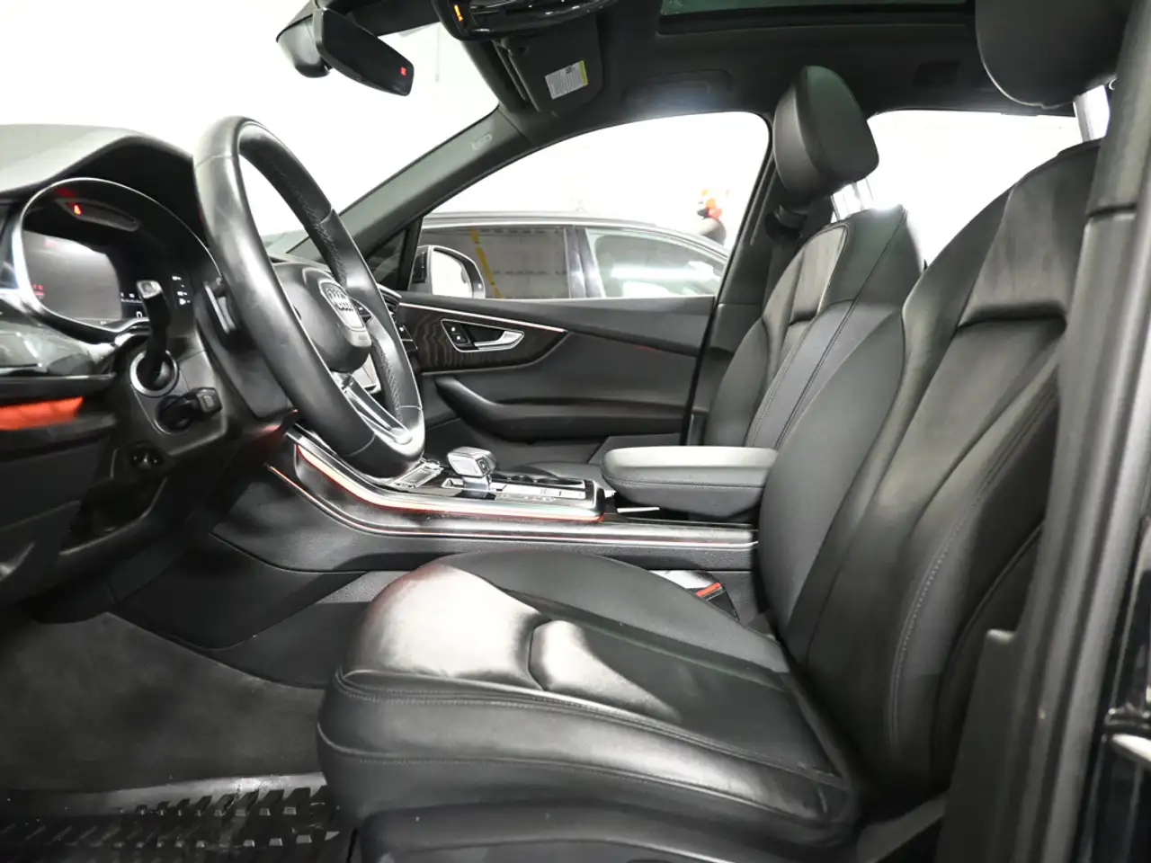 Audi Q7 - Image 24