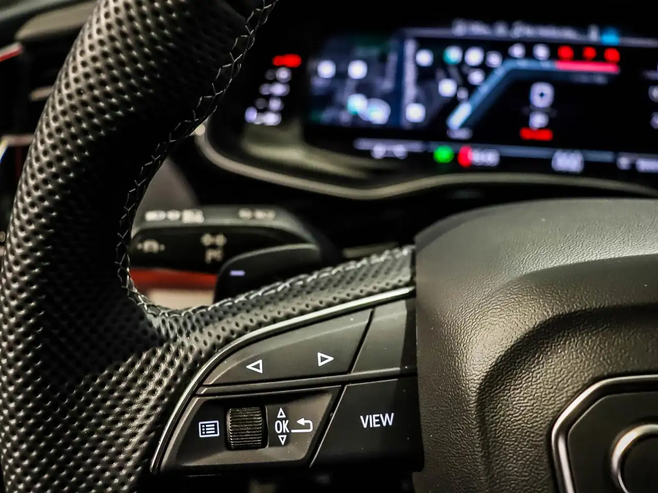 Audi SQ8 - Image 26