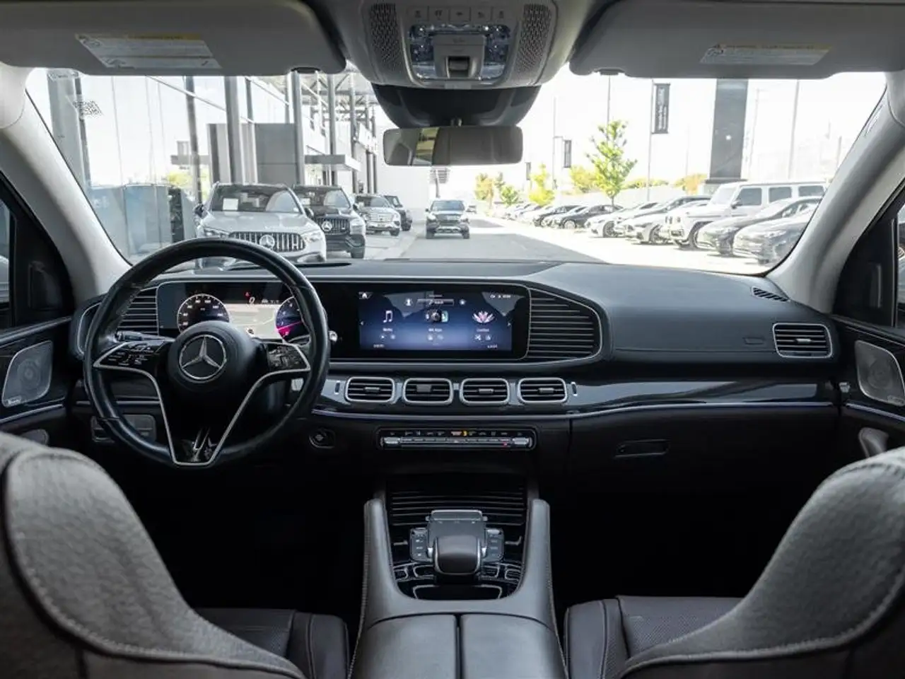 Mercedes-Benz GLE - Image 35