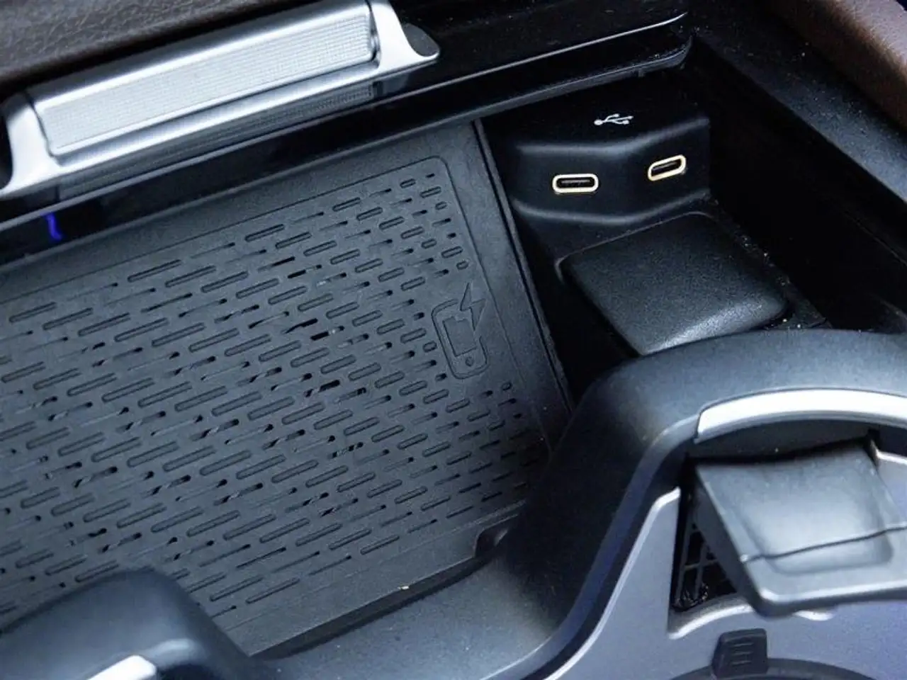 Mercedes-Benz GLE - Image 25