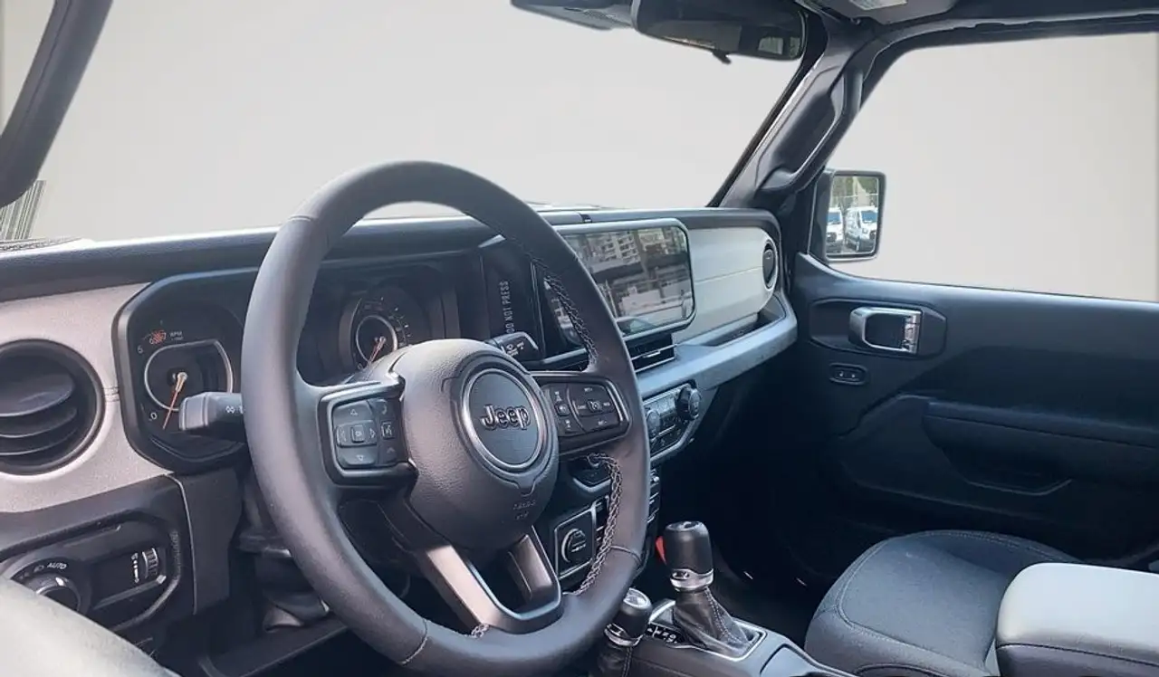 Jeep Wrangler - Image 10