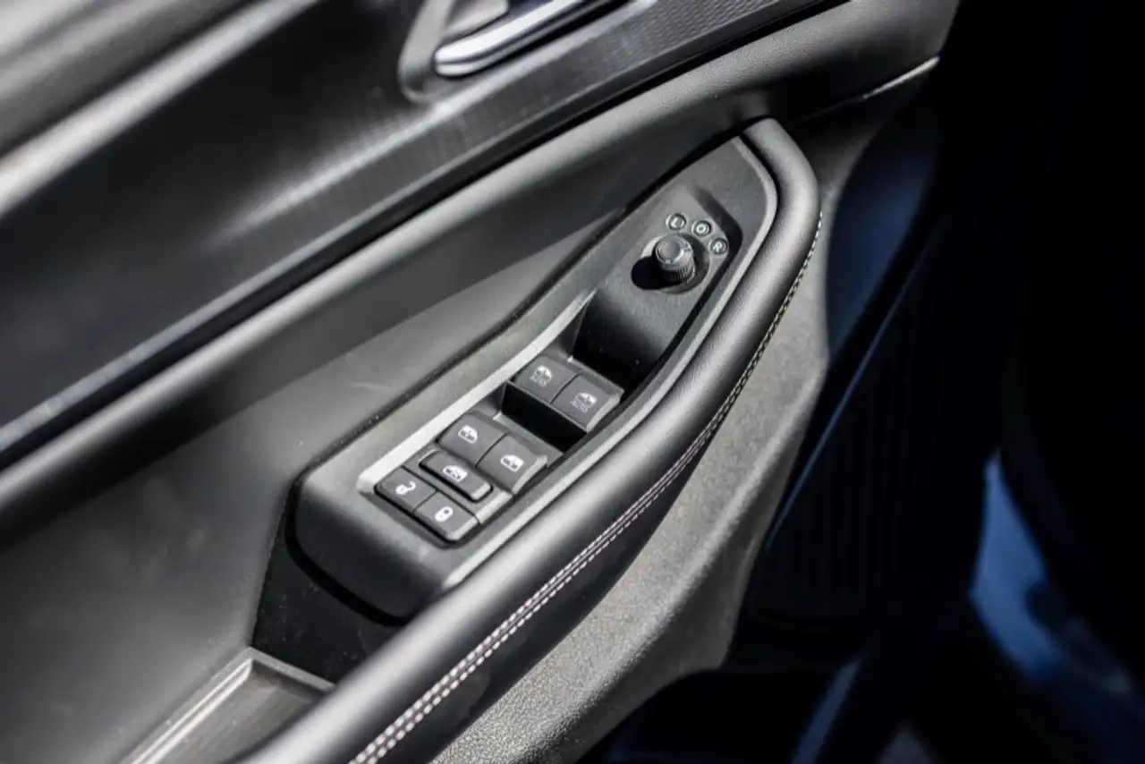 Jeep Grand Cherokee - Image 8