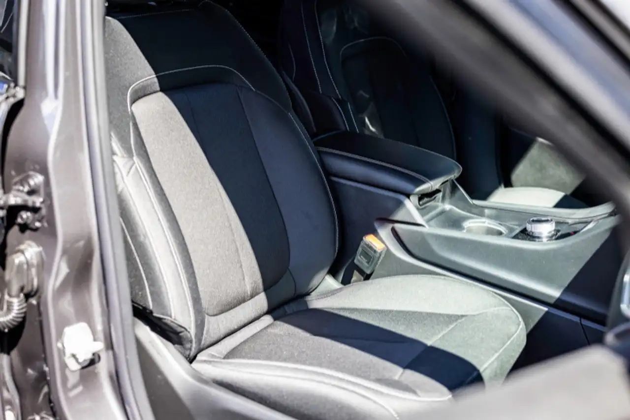 Jeep Grand Cherokee - Image 25