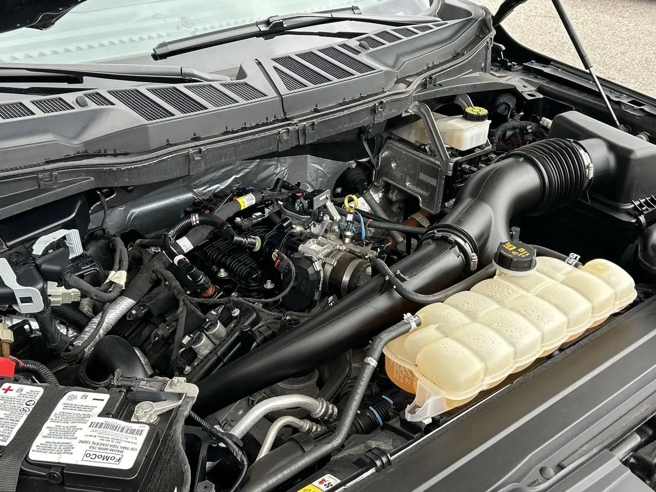 Ford F-150 - Image 32