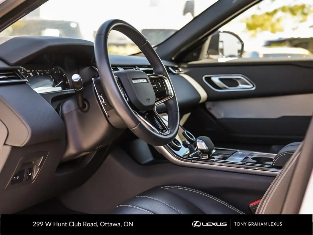 Land Rover Range Rover Velar - Image 15