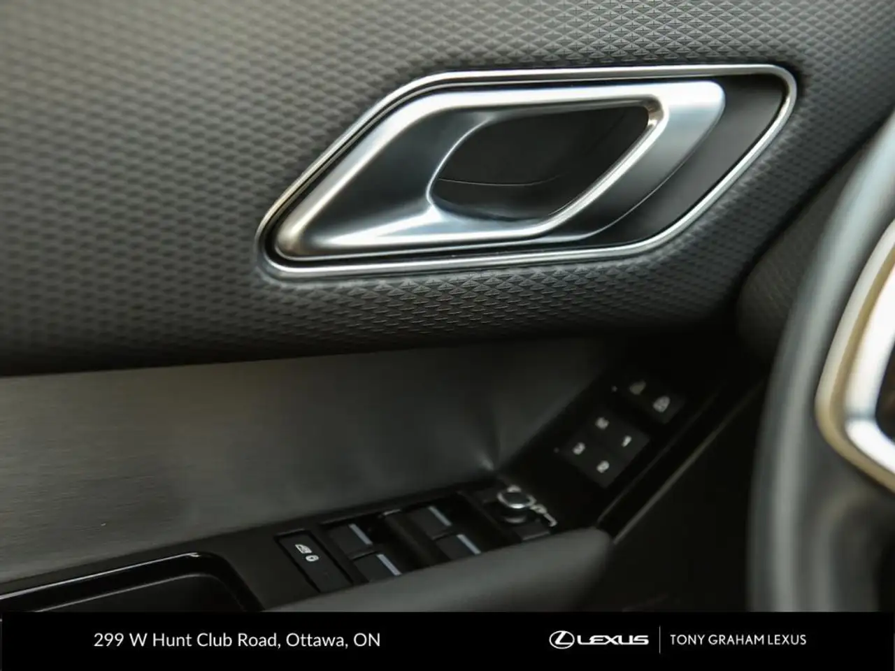 Land Rover Range Rover Velar - Image 19