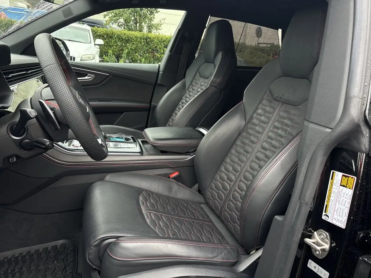 Audi RS Q8 - Image 19