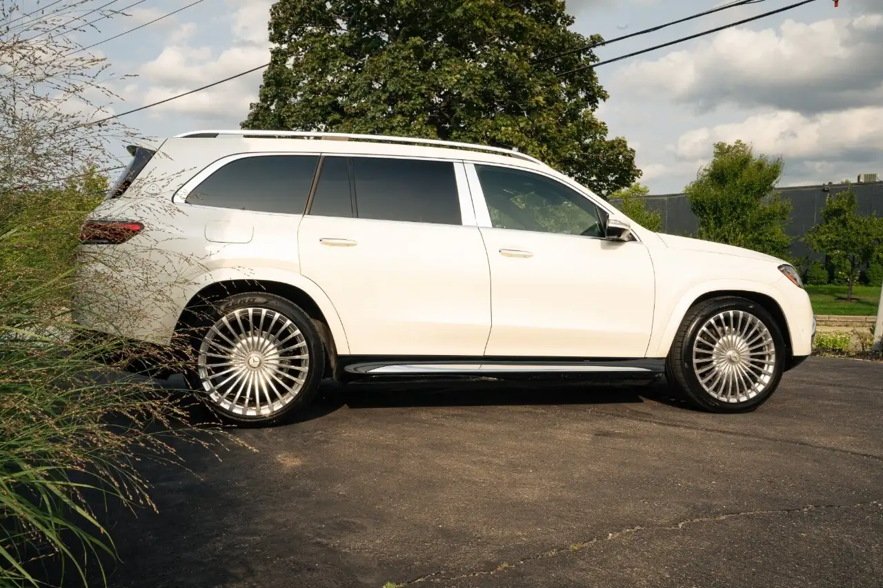 Mercedes-Benz GLS - Image 9
