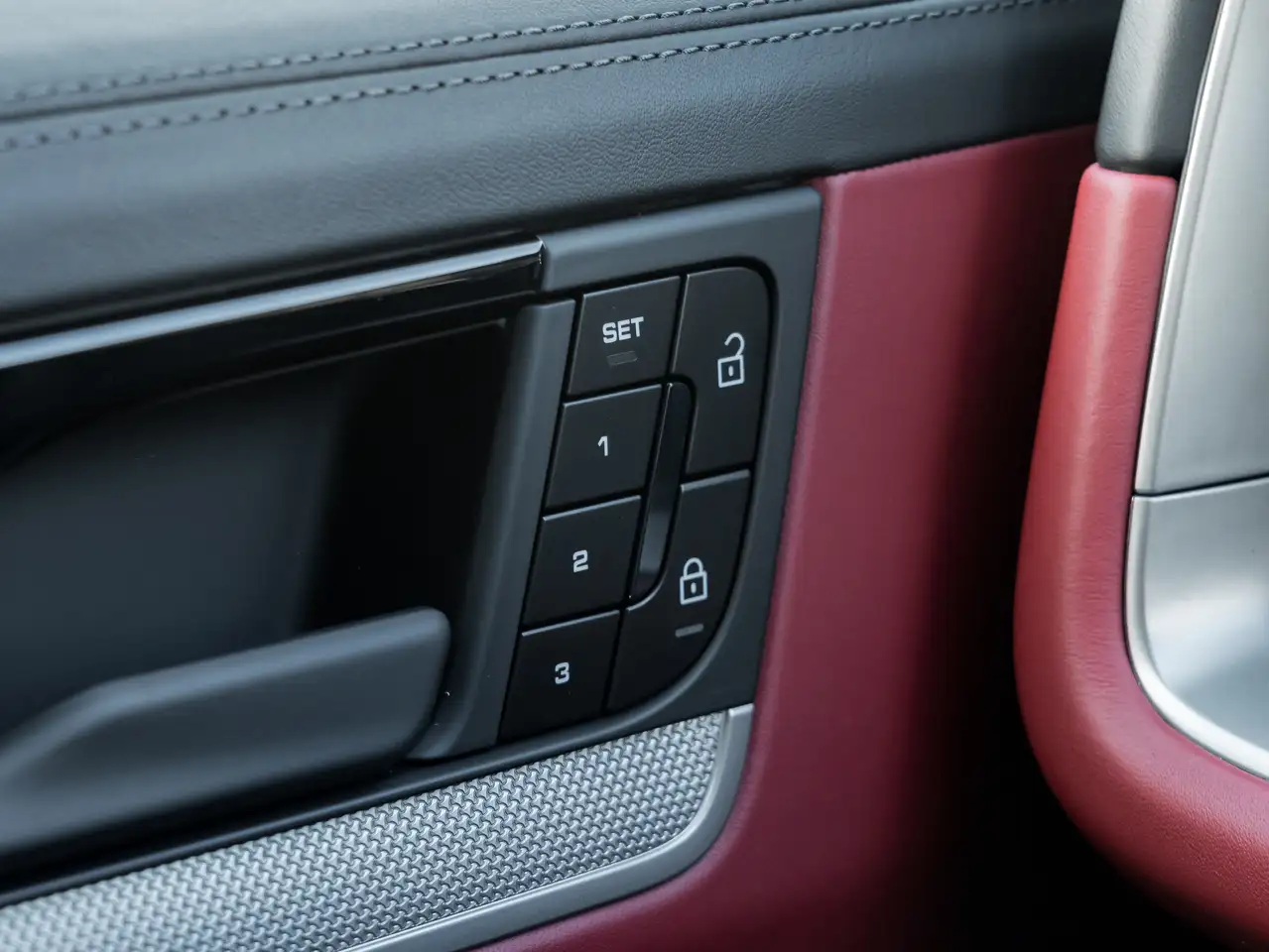 Porsche Cayenne - Image 22
