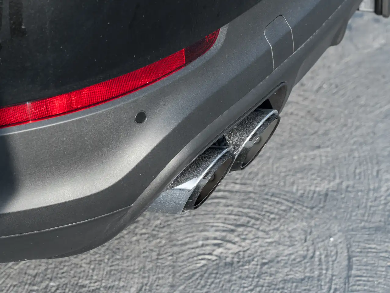 Porsche Cayenne - Image 12
