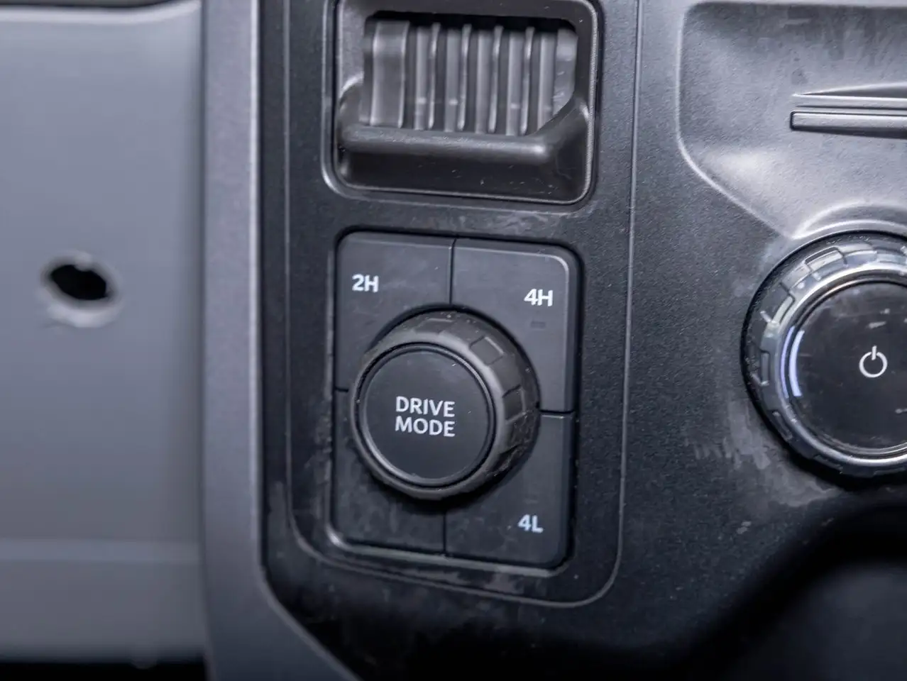 Ford F-150 - Image 21