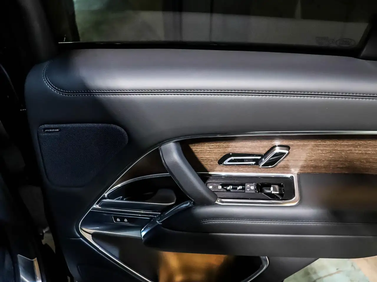 Land Rover Range Rover - Image 15