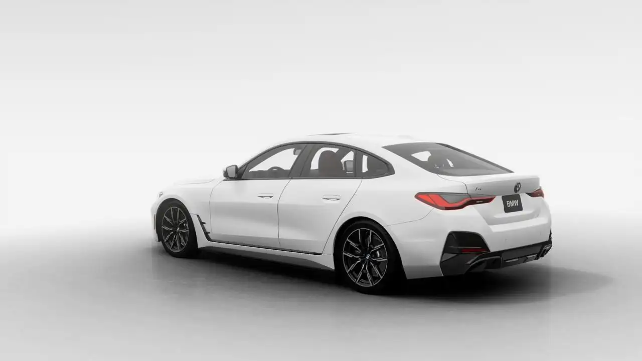 BMW i4 - Image 2