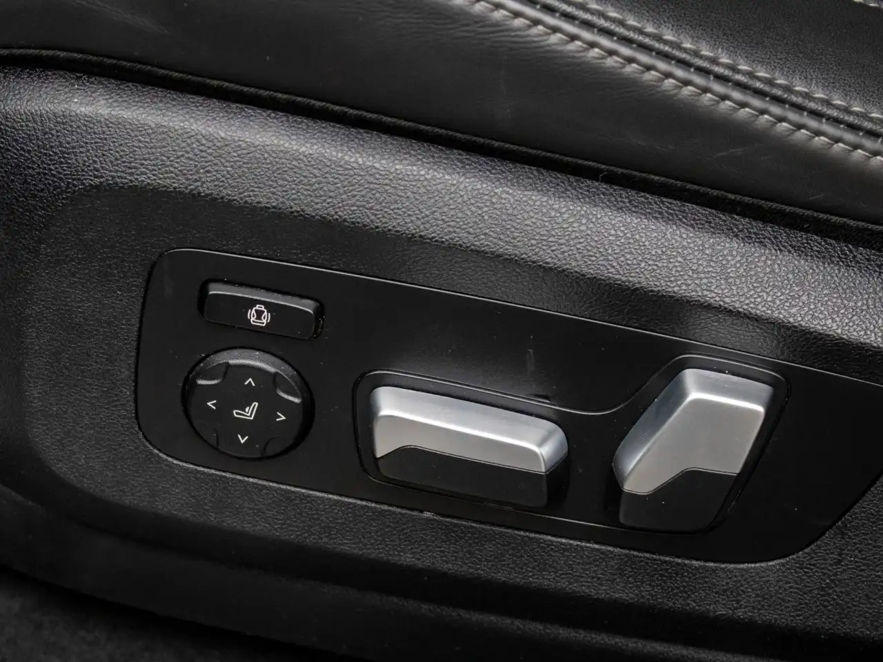 BMW X5 - Image 12