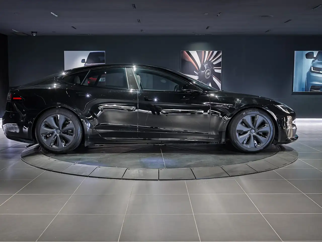 Tesla Model S - Image 4