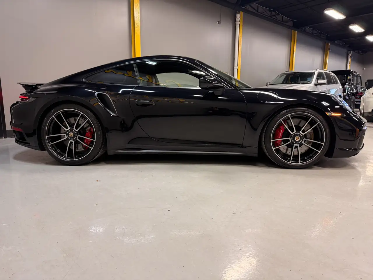 Porsche 911 - Image 9