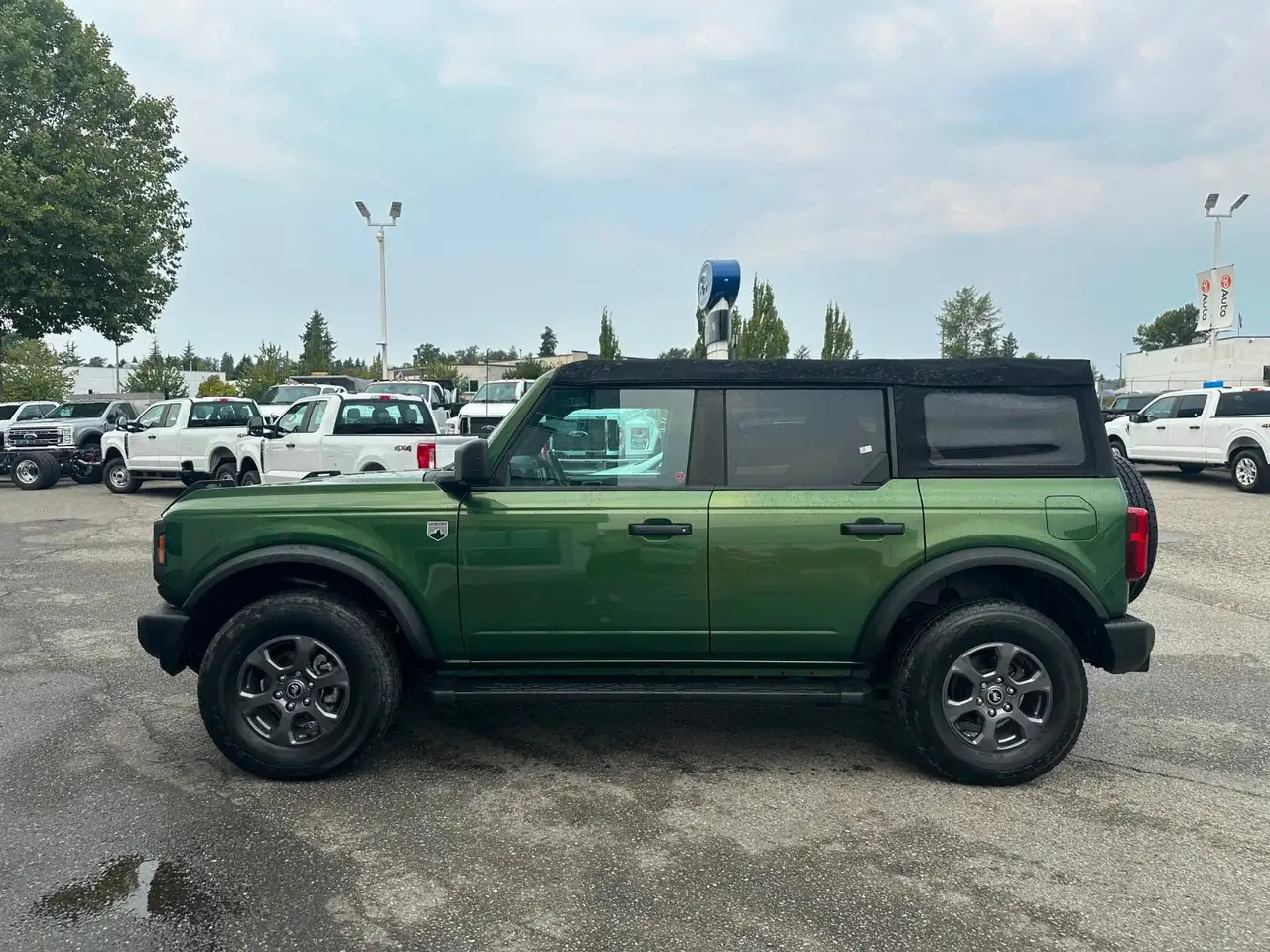 Ford Bronco - Image 16