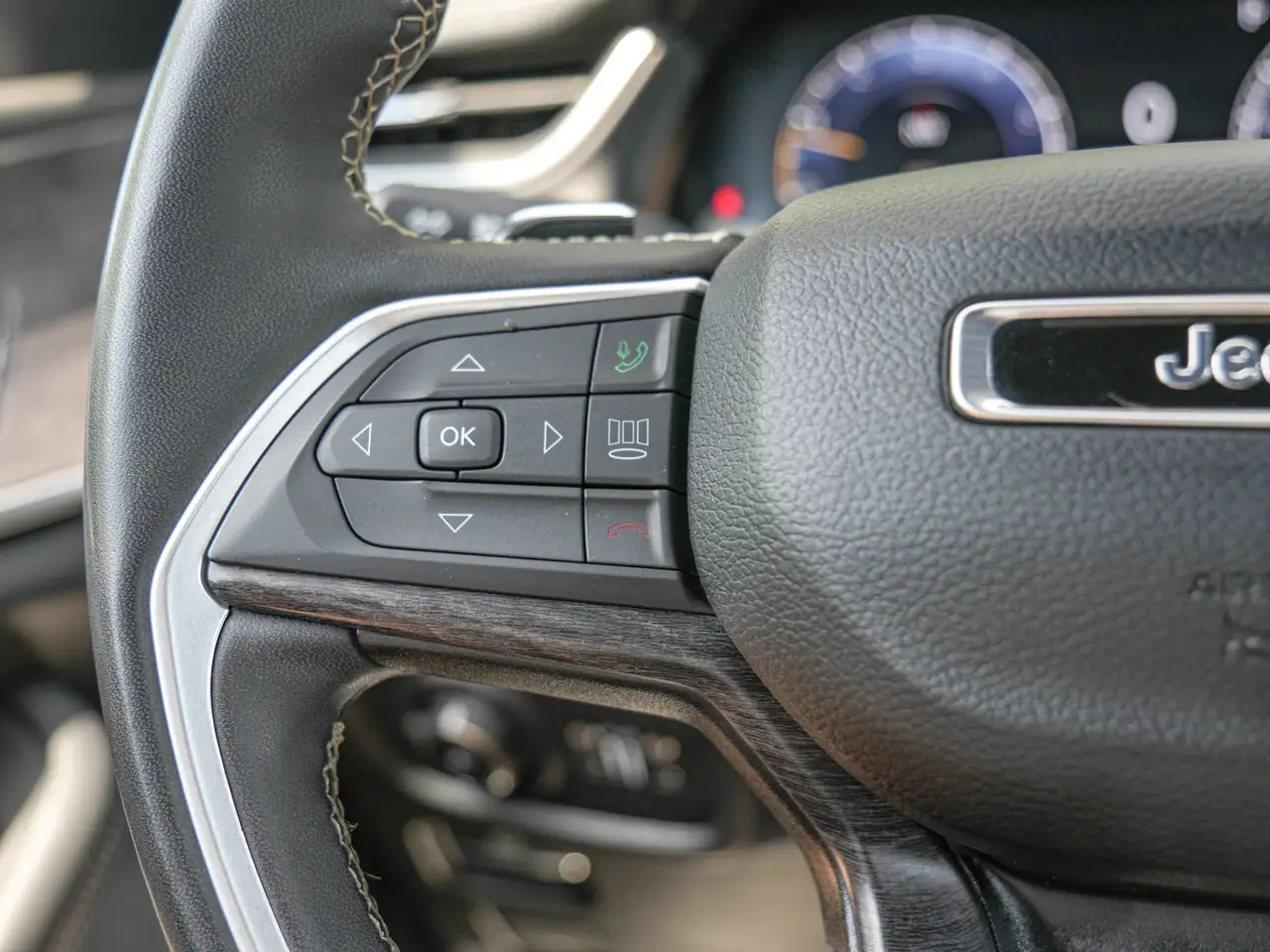 Jeep Grand Cherokee - Image 26