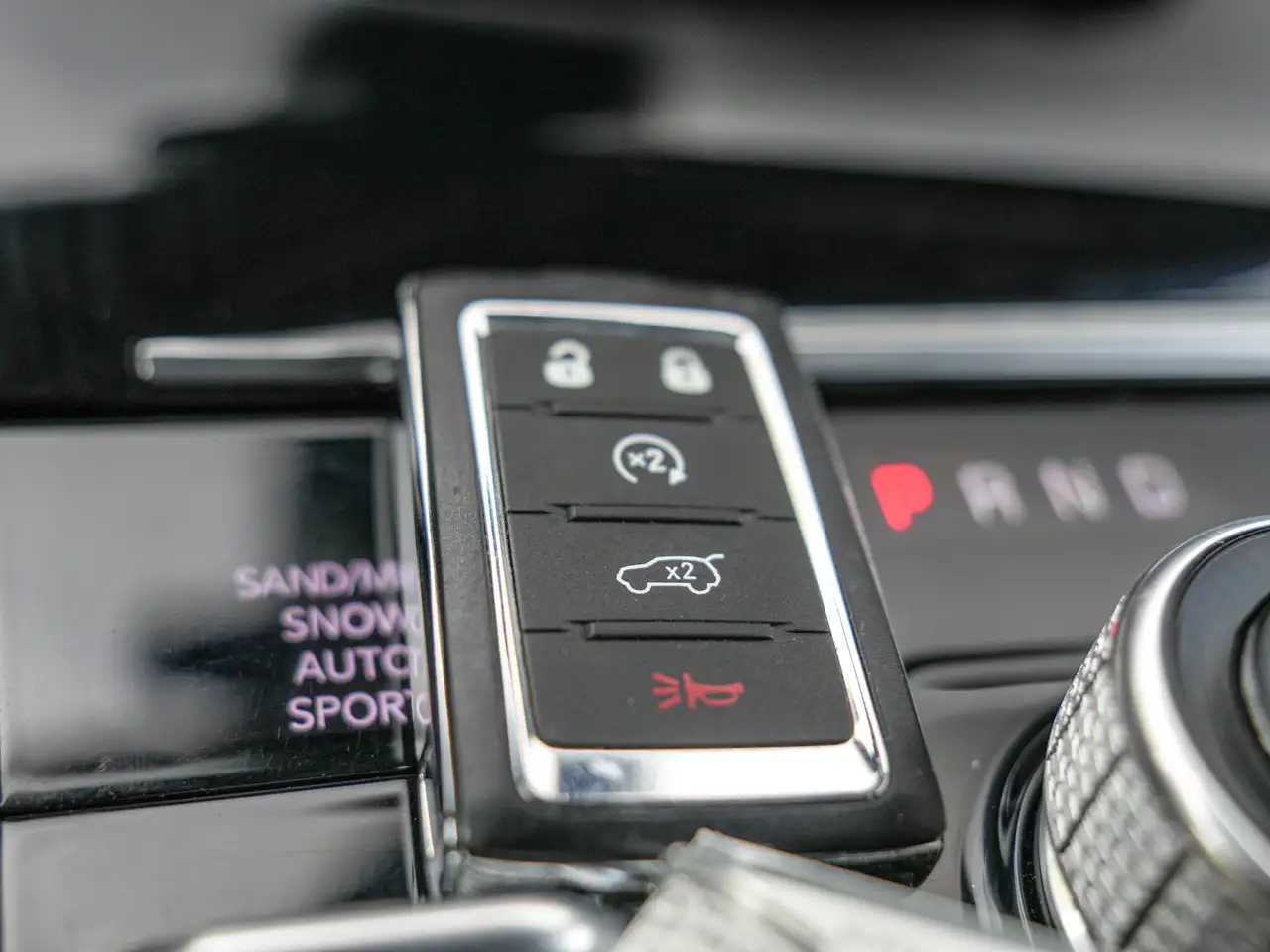 Jeep Grand Cherokee - Image 49