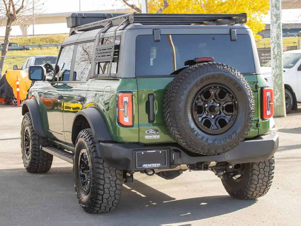 Ford Bronco - Image 17