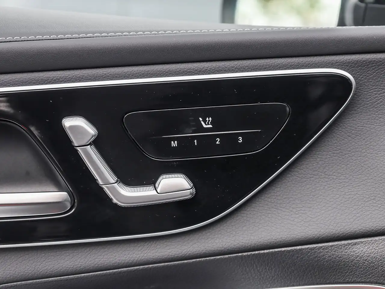Mercedes-Benz GLC - Image 18