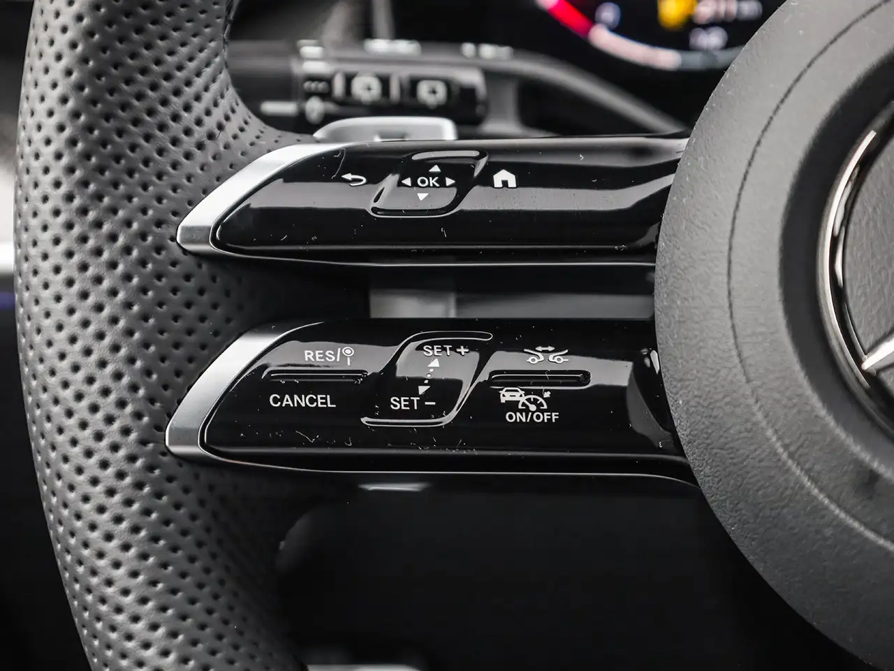 Mercedes-Benz GLC - Image 20