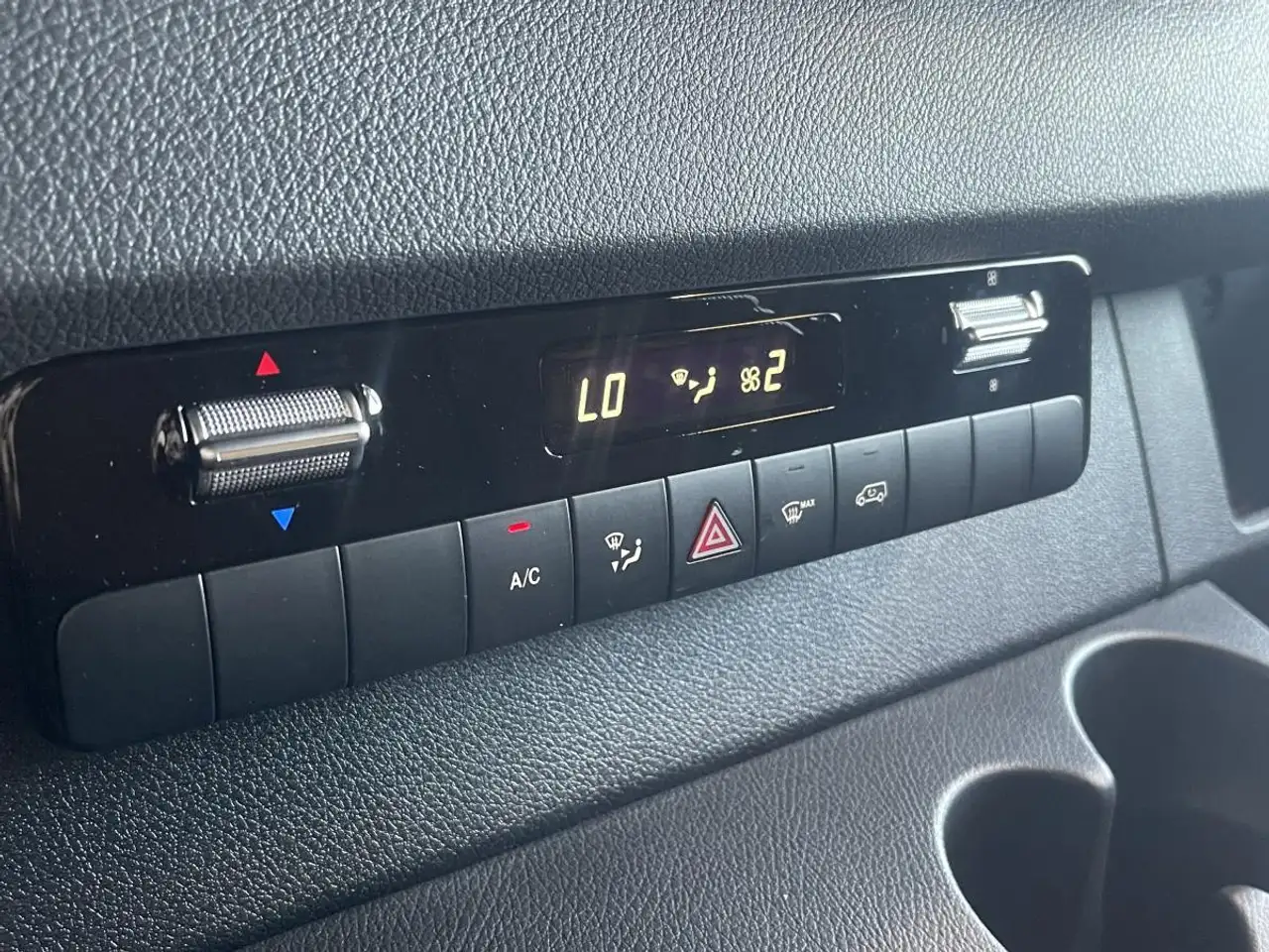 Mercedes-Benz Sprinter - Image 18