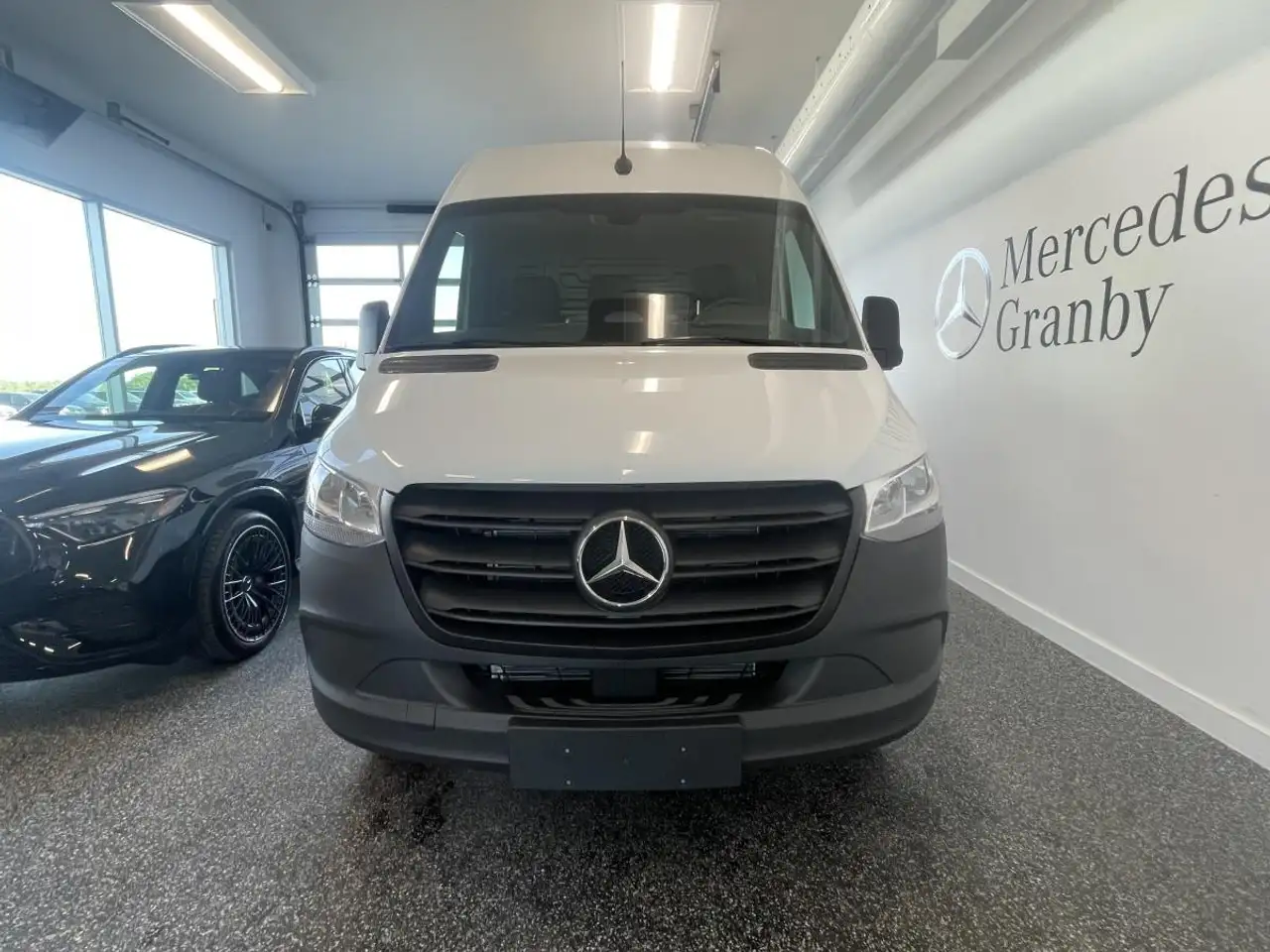Mercedes-Benz Sprinter - Image 8