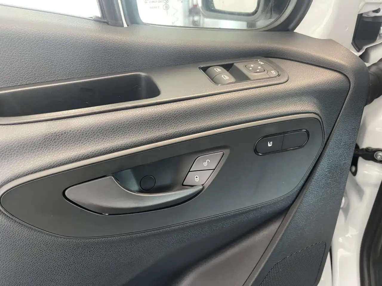 Mercedes-Benz Sprinter - Image 7