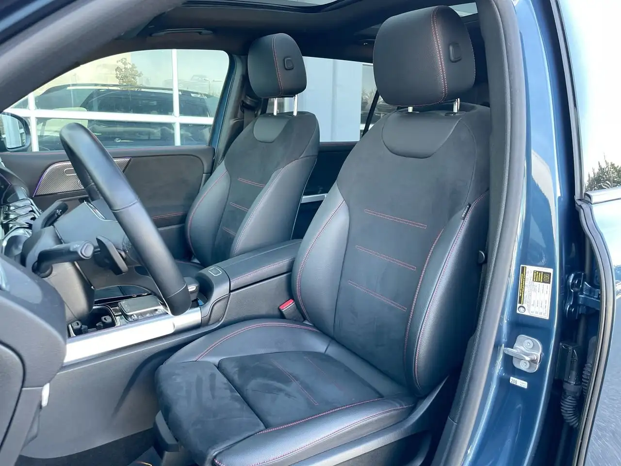 Mercedes-Benz GLB - Image 19