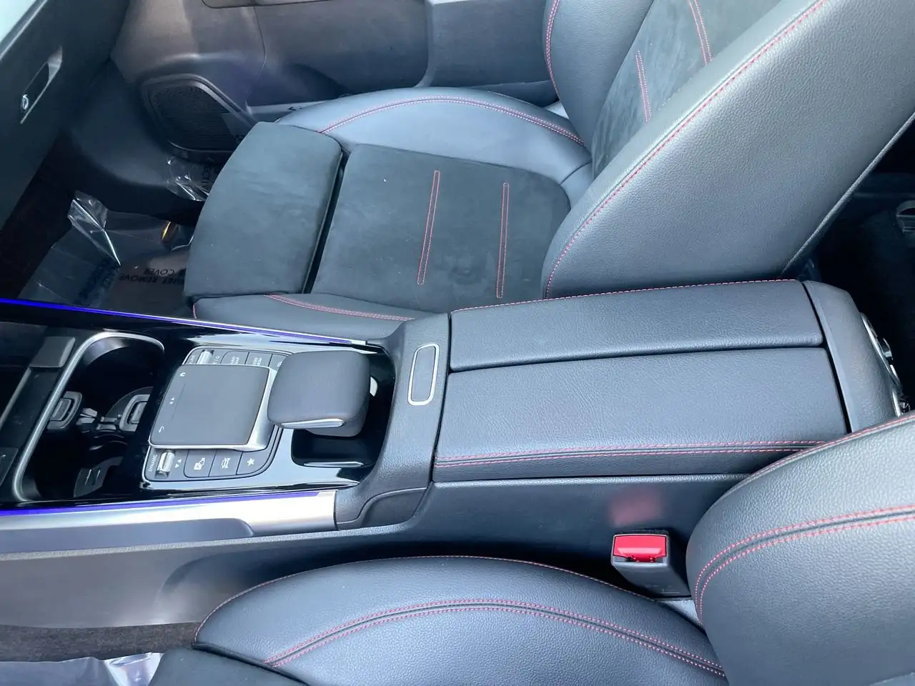 Mercedes-Benz GLB - Image 29