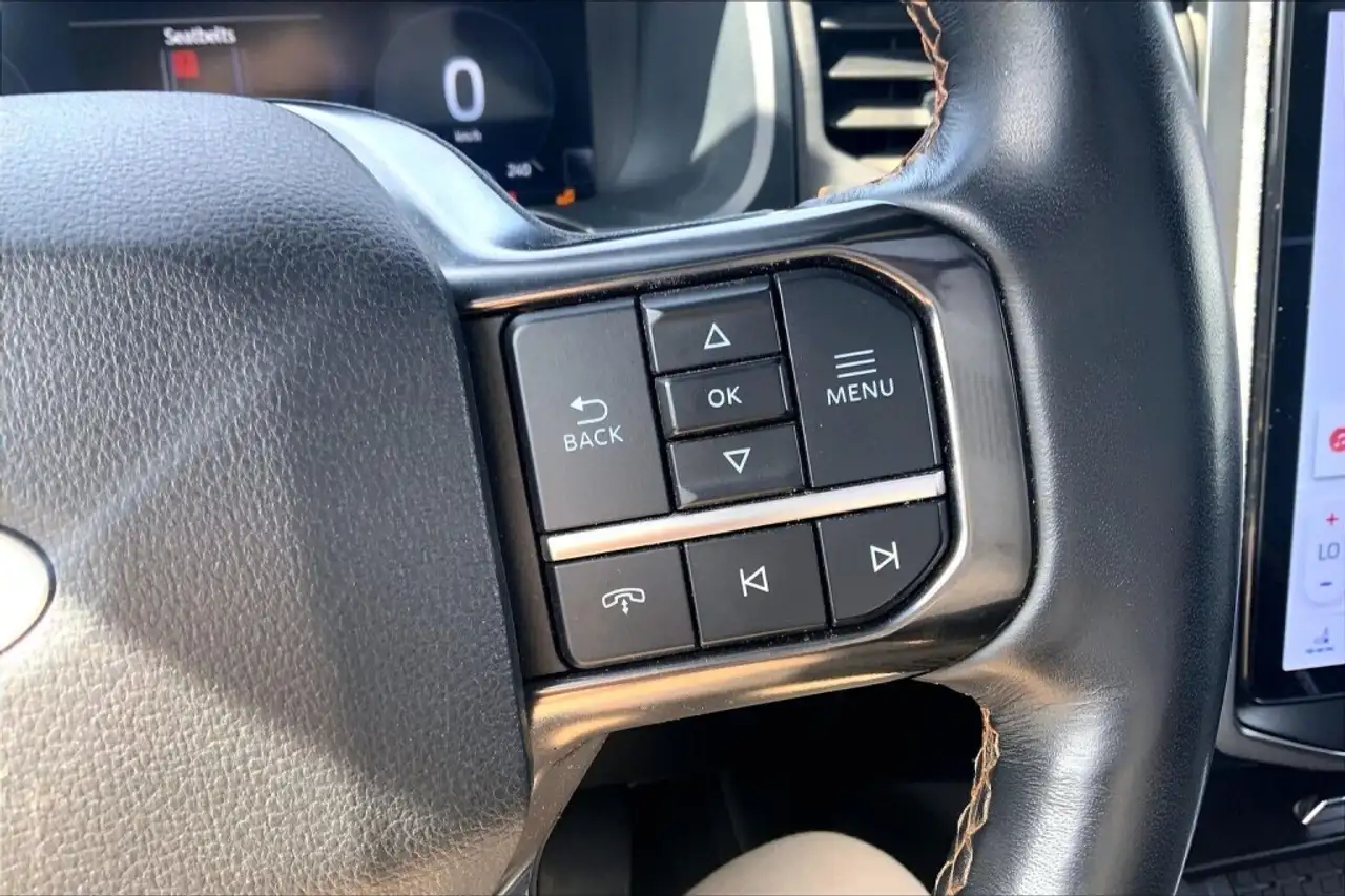 Ford Expedition - Image 16