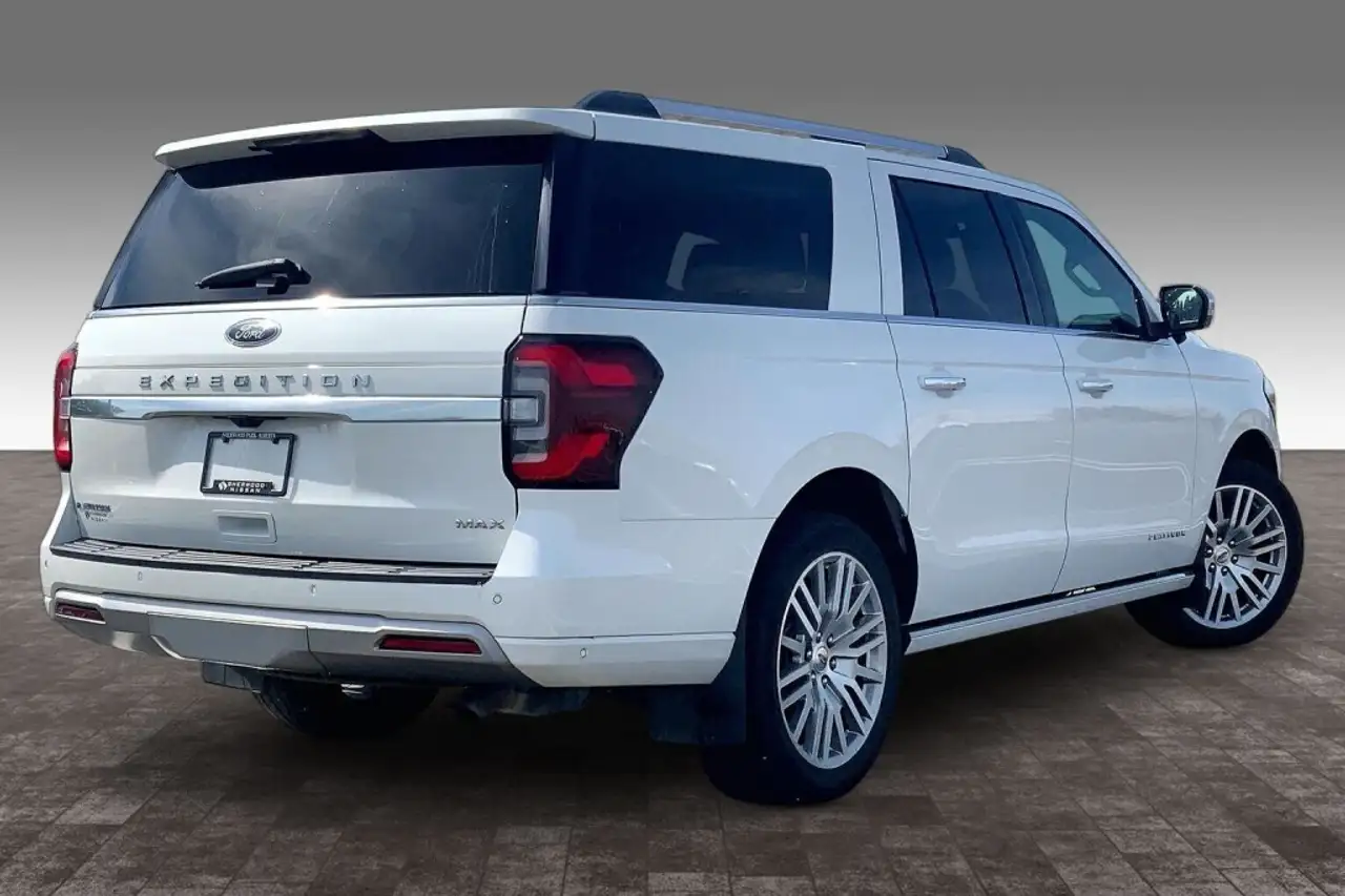 Ford Expedition - Image 11